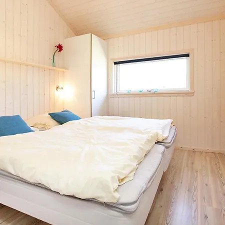 Retreat With Indoor Hot Tub Großenbrode