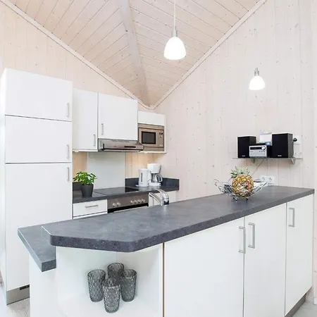 Retreat With Indoor Hot Tub Feriehus *